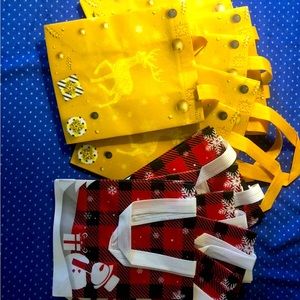 New in open package. 14 Reusable Christmas Bags!